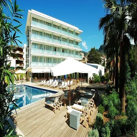 Aimia 4*